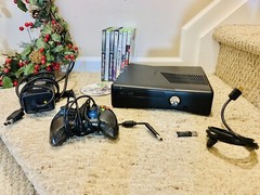 Microsoft Xbox 360 S Slim Console #1439 8MB Black Controller AC Power + 8 Games!