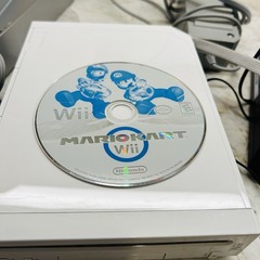 Nintendo Wii Console RVL-101 W/ 1 controller, charger w/ Mariokart Tested