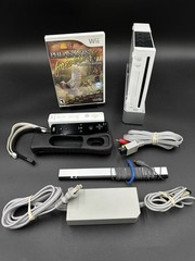 Nintendo Wii RVL-001 White Console Bundle w/Cables, 3 Games & Controller -TESTED