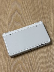 Nintendo New 3DS White Handheld Console KTR-001 with Stylus Japan