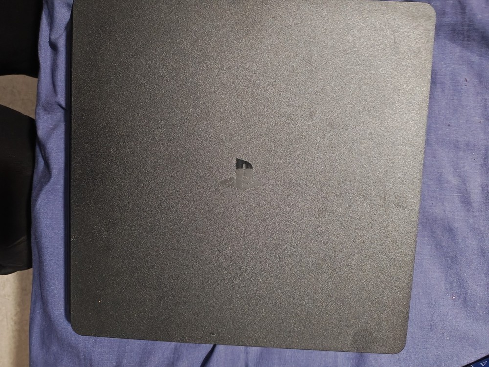 Sony PlayStation 4 Gaming Console W Controller and HDMI Cord