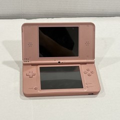NINTENDO DSI XL PINK UTL-001: FOR PARTS / NOT WORKING