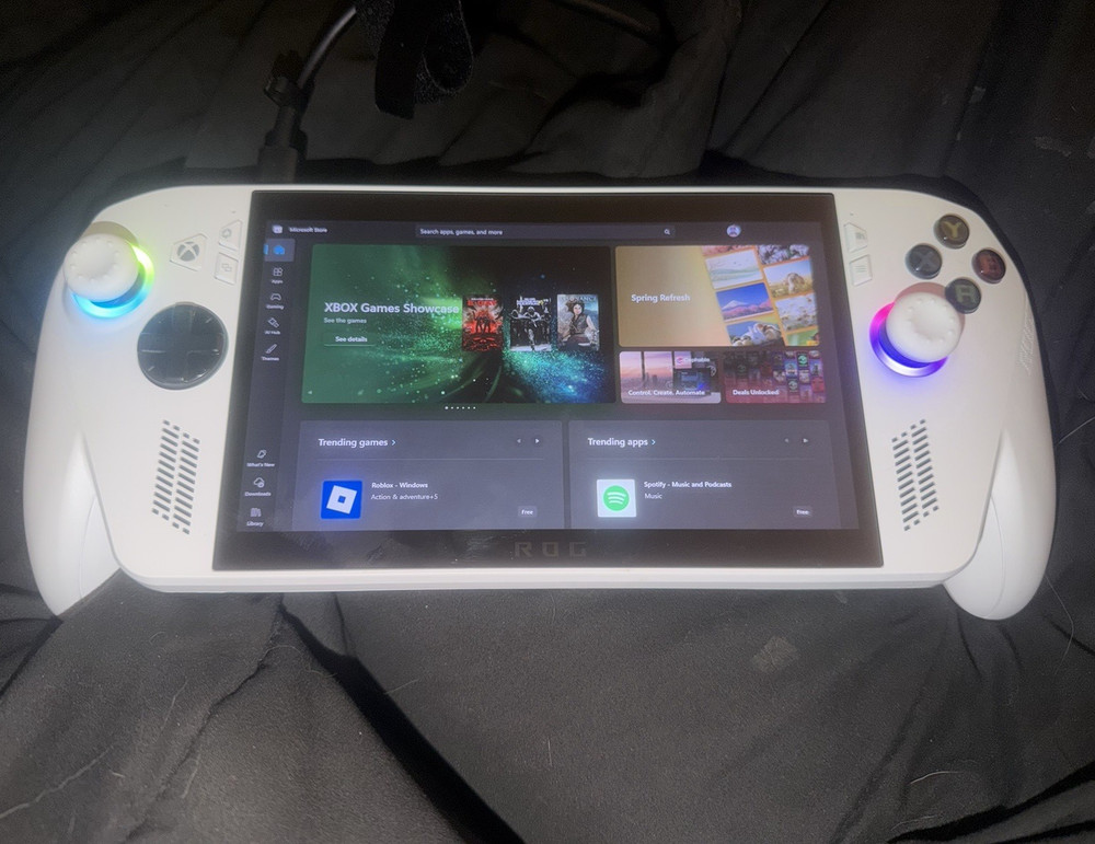 ASUS ROG Xbox Ally Handheld System White 512GB Touchscreen 1080p Windows