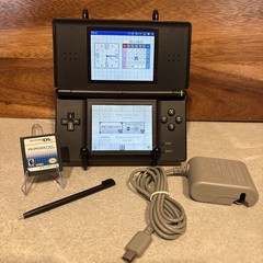 Nintendo DS Lite Handheld w/ Stylus, Charger & Game Tested Working VG+ Hinge