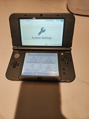“New” Nintendo 3DS XL – Metallic Black Console – USA English