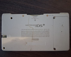 Nintendo DSi White Handheld System TWL-001 NTSC-U/C Built-In Mic 256MB