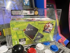 2018 Nintendo 2DS XL Mario Kart 7 System Bundle UK Version Graded VGA 90+ NM+/MT