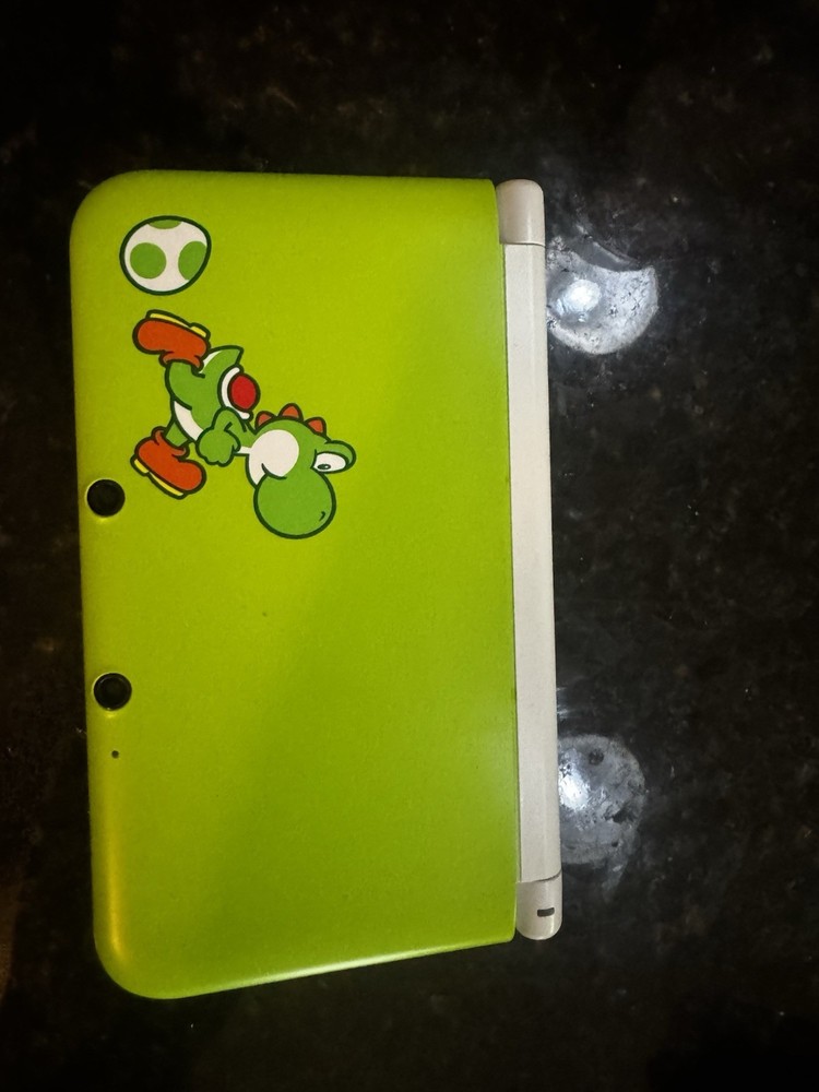 Nintendo 3DS XL Yoshi Edition With Bonus Games