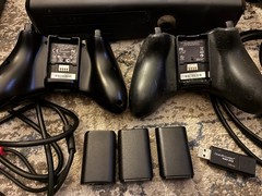 Xbox 360 Slim 1439 4gb Console Kinect Bundle Controllers Battery Pack Power Cord