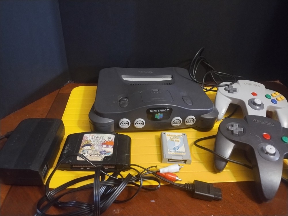 Nintendo 64 Game Console 2 Controllers Ex Pack 1 Game 1 Memory Card Cords Works