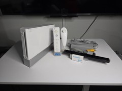 Nintendo Wii Console White + Plays GameCube Games + USA + Renewed + Free Stand