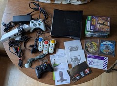 Xbox 360 S Slim Bundle #1439 Console 250GB Kinect Controller Cords ++ TESTED