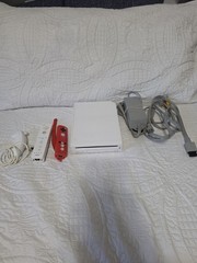 Nintendo Wii Console RVL-001 Tested w/ 2 Controllers 1 Nunchucks & Cables