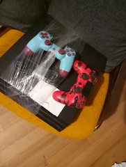 ps4 pro 1tb Firmware 9.0 2 Controllers