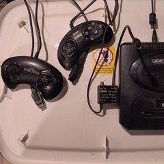 SEGA Genesis Console MK-1631 Black NTSC RF w/ 2 Controllers & RF Unit