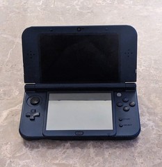 New Nintendo 3DS XL Galaxy Edition Handheld System – Purple with Case & Charger