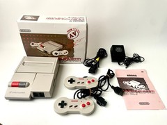 Nintendo Famicom Console System HVC-101 Boxed AV Family Computer Complete Set