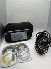 SONY PSP 1001 BLACK BUNDLE *TESTED* 2 OF THE 1GB STICK, 6 GAMES, + CARRY CASE