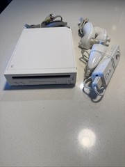 Nintendo RVL-101 Wii Console – White W/ 1 Controller And 2 Nunchuks – No Power