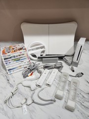 Nintendo Wii White PAL Console RVL-001(EUR) 9 games Fit Board Steering Wheel