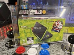 2018 Nintendo 2DS XL Mario Kart 7 System Bundle UK Version Graded VGA 90+ NM+/MT