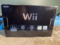 Nintendo Wii Console Wii Sports Resort Wii Remote Plus Bundle Black CIB Box