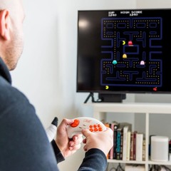 Retro Gaming Bundle: Bandai Namco Flashback Blast! with HDMI and Controller