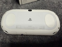Sony PS Vita PCH-2000 ZA12 White Handheld System Wi-Fi 1GB NTSC-J CIB