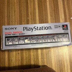 Sony PlayStation 1 SCPH-7001/94007: console, Dual Shock controller, memory card
