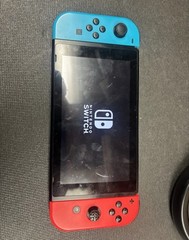 Nintendo Switch HAC-001(-01) 32GB 720p w/ Neon Blue/Red Joy-Con & Grip