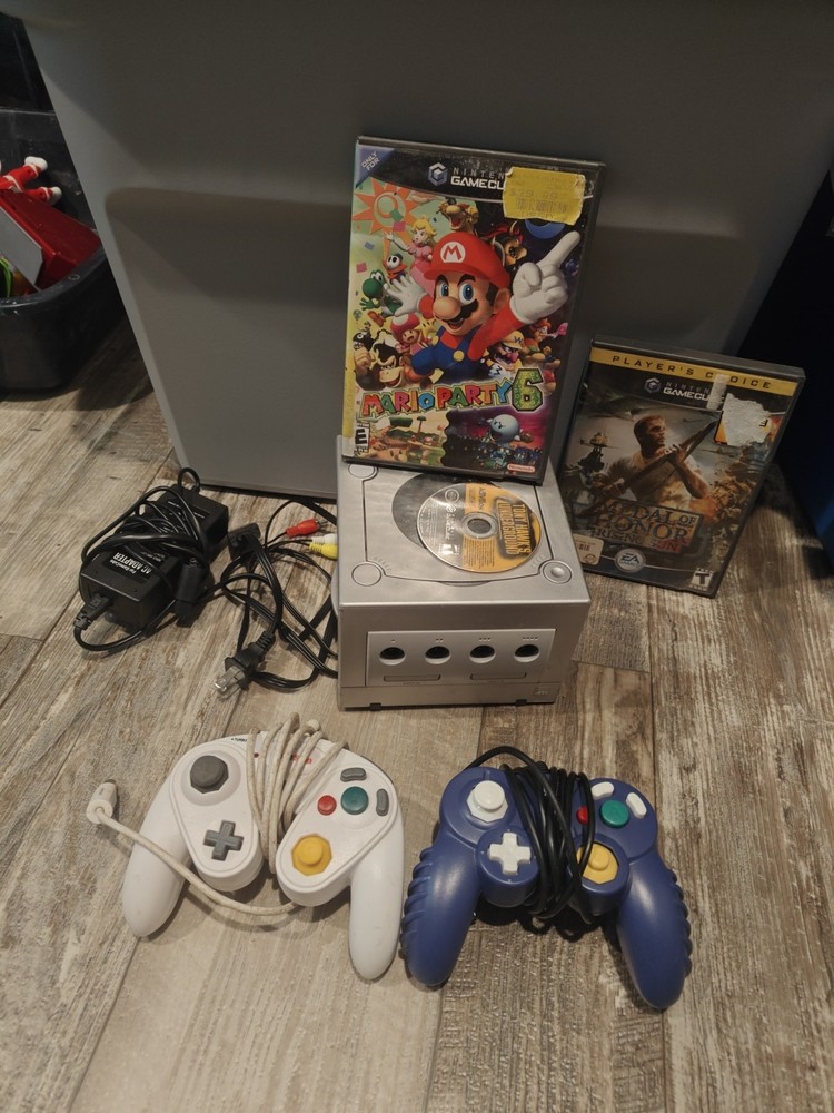 Nintendo GameCube Platinum Console – Silver With Games