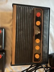 Atari Flashback 8 Gold Deluxe HD Console Wireless Controllers – Gold