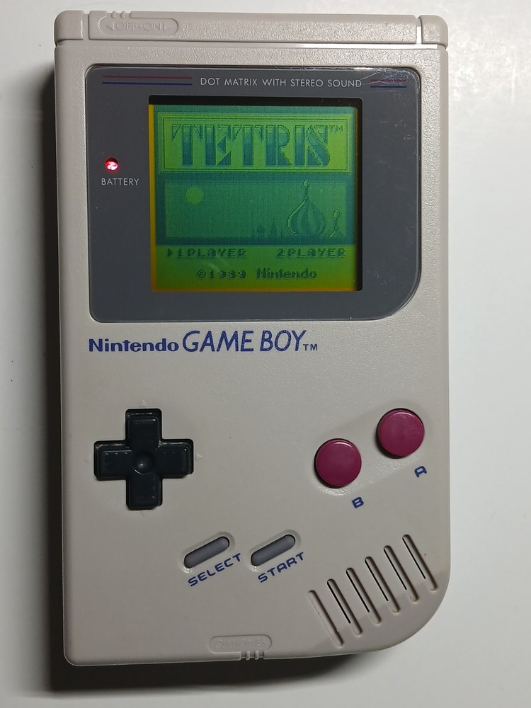 Nintendo Game Boy DMG-01 Gray original Cleaned Brand new lens almost flawless