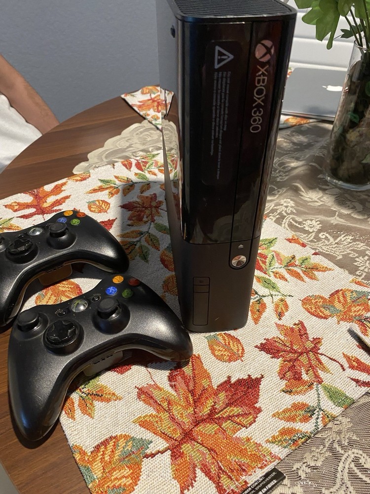 Microsoft Xbox 360 S 4GB Black Console