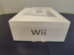 Nintendo Wii Console-White-RVL-001 (Game Cube Comp) w/ Box, 2 Games, Controller
