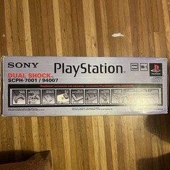 Sony PlayStation 1 SCPH-7001/94007: console, Dual Shock controller, memory card