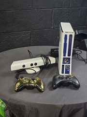 Limited Edition Xbox 360 Star Wars Kinect 320 GB R2D2 Console C-3PO Controller