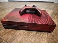 Xbox One S Gears of War 2 TB console with remote controller