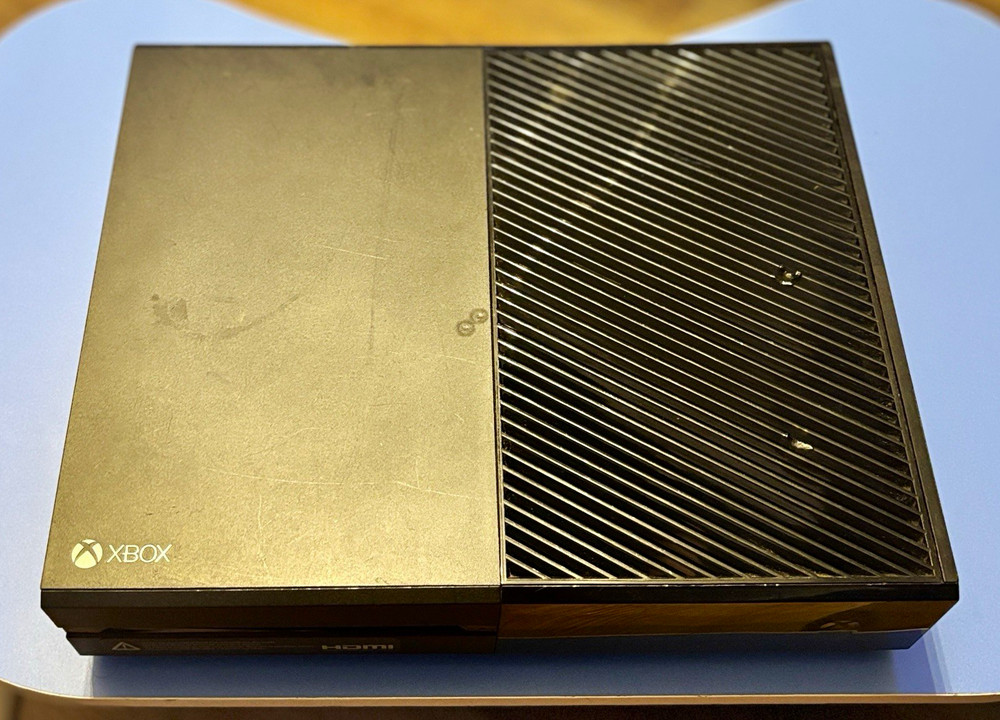 Xbox One 500GB Console Black w/ Power Supply (FOR PARTS, HDMI needs replaced)
