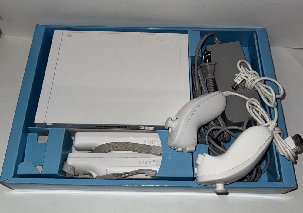 BOXED Nintendo Wii Video Game System RVL-001 Console Bundle Retro