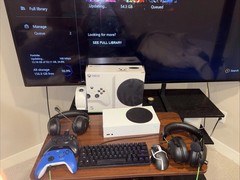 Microsoft Xbox Series S 512GB, 2 controller, 2 Mics, Keyboard, Mouse