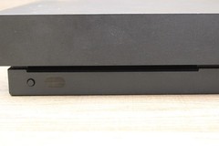 Microsoft Xbox One X 1TB Console only (Model 1787) Won’t Read Disc, For Parts