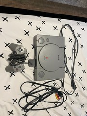 Sony PlayStation 1 Video Game Console – Gray with 1x Controler 2x Game