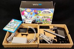 Nintendo Wii U Mario & Luigi Deluxe Set 32 GB – Missing 1 Console Stand & Manual