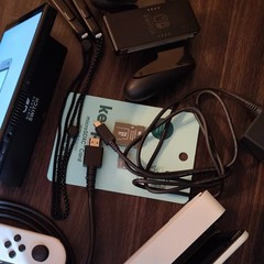 Switch OLED (Excellent Condition) Bundle With 64gb Sd Card And Adapter