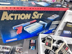 Nintendo Entertainment System Action Set Complete CIB Console Tested