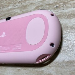 PS Vita PCH-2000 Light Pink White Complete in Box Excellent Condition 7035