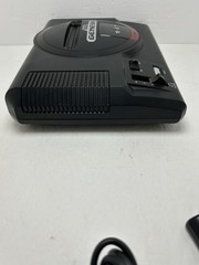 Sega Genesis System Model 1601 Console System Bundle – Tested and Works. READ !!