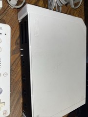 Nintendo Wii GameCube Compatible w/ Guitar & Games