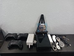 Nintendo Wii U 32GB Black – 3 OEM Pro Controllers, Mario Kart 8 & Minecraft